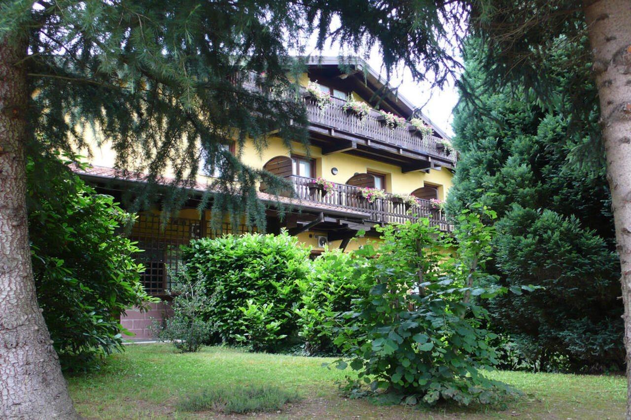 Hotel Ristorante La Perla Varallo Pombia Εξωτερικό φωτογραφία