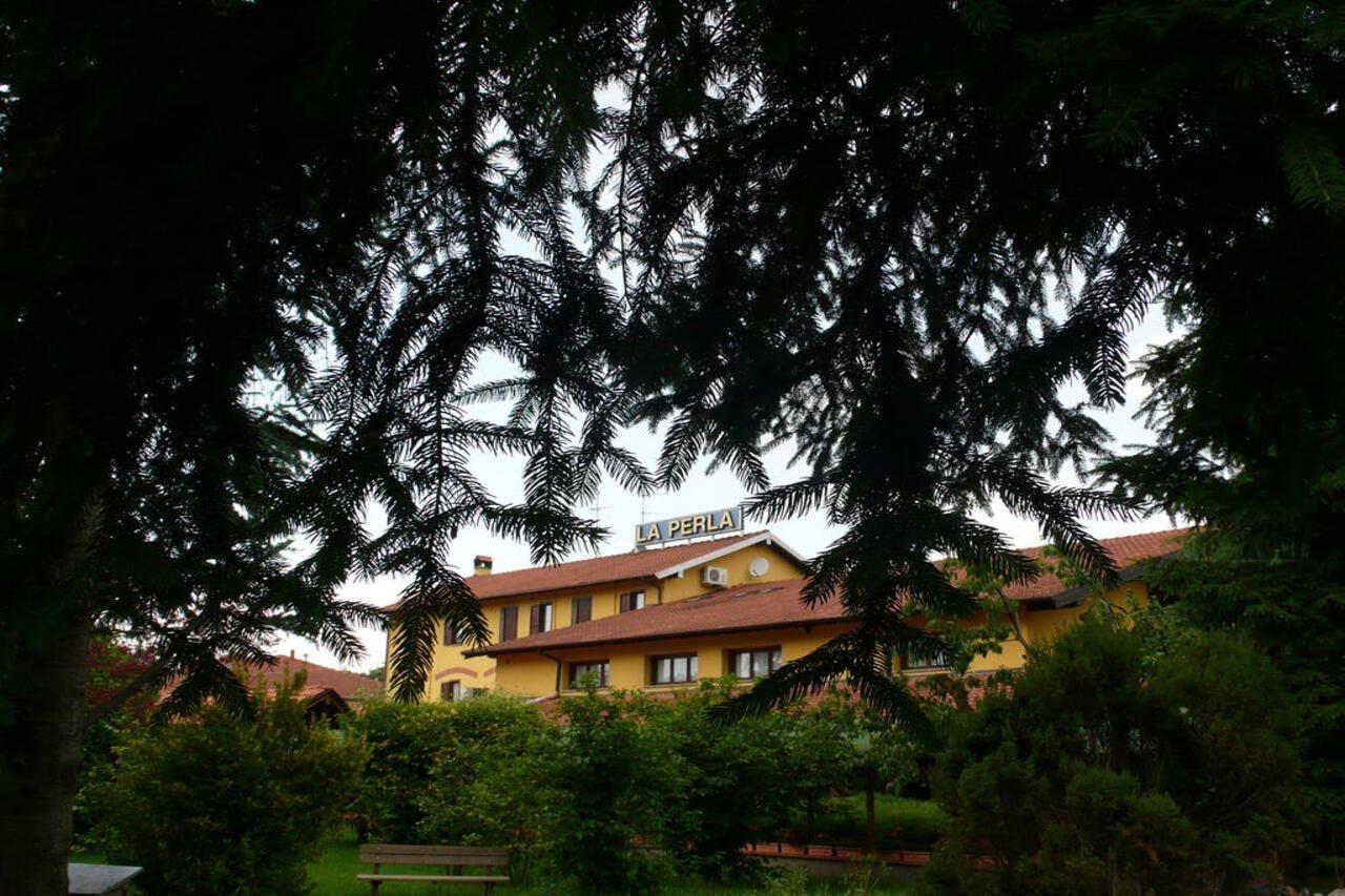 Hotel Ristorante La Perla Varallo Pombia Εξωτερικό φωτογραφία