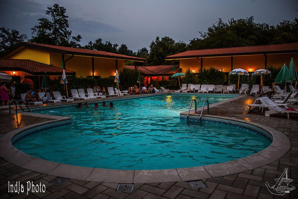 Hotel Ristorante La Perla Varallo Pombia Εξωτερικό φωτογραφία