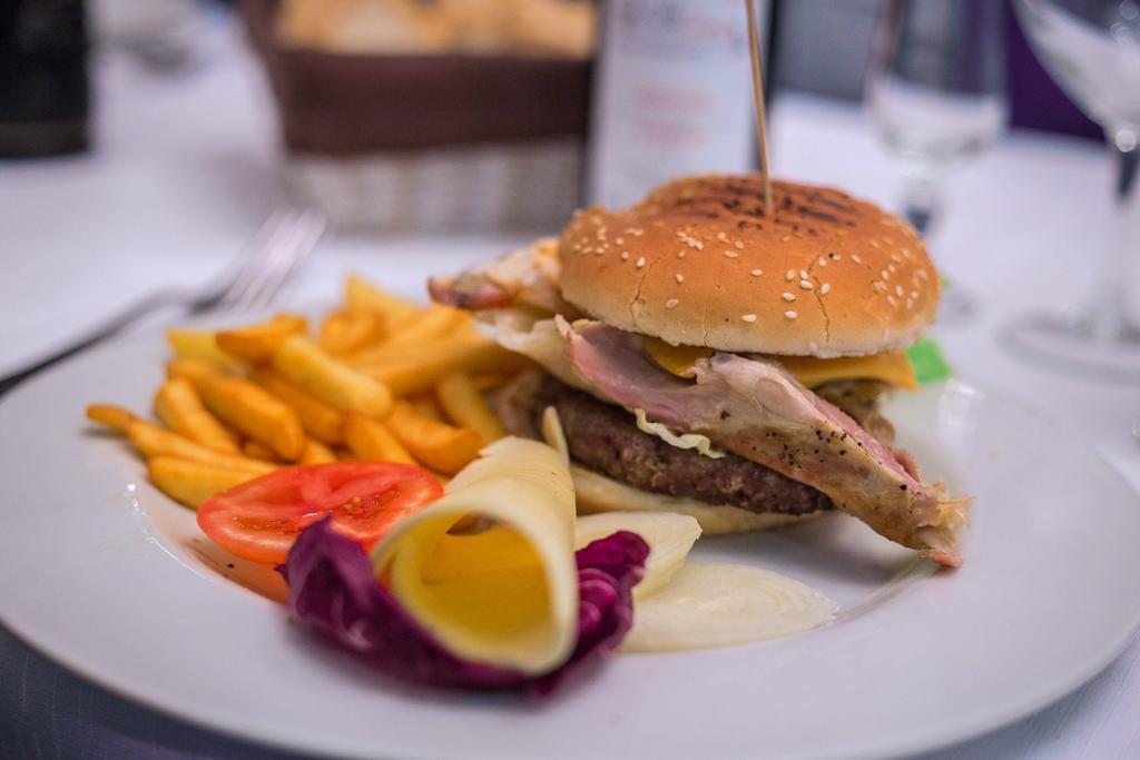 Hotel Ristorante La Perla Varallo Pombia Εξωτερικό φωτογραφία