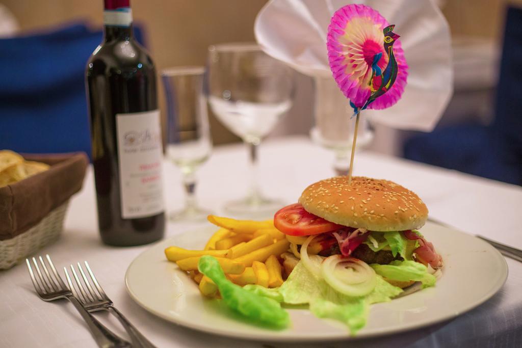 Hotel Ristorante La Perla Varallo Pombia Εξωτερικό φωτογραφία