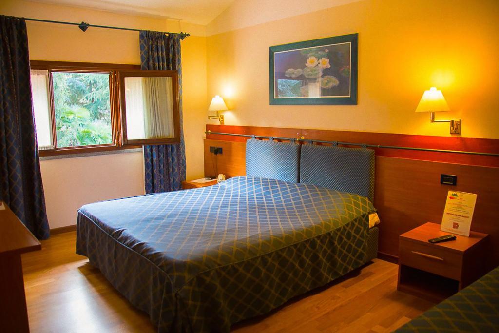 Hotel Ristorante La Perla Varallo Pombia Εξωτερικό φωτογραφία