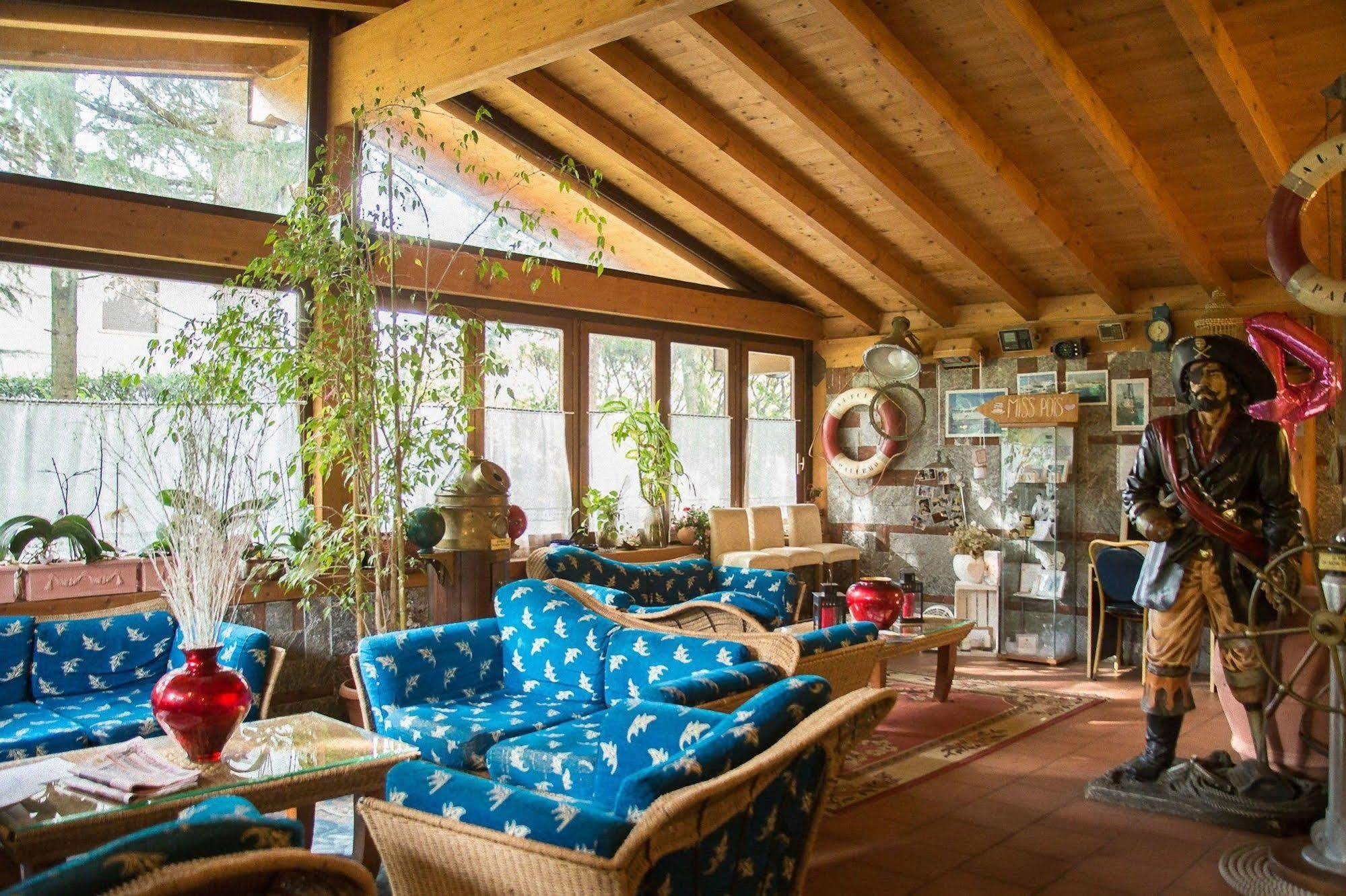 Hotel Ristorante La Perla Varallo Pombia Εξωτερικό φωτογραφία