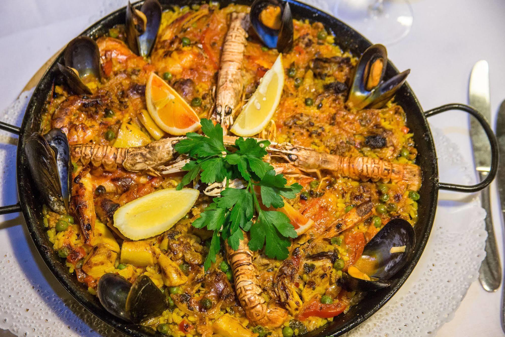 Hotel Ristorante La Perla Varallo Pombia Εξωτερικό φωτογραφία