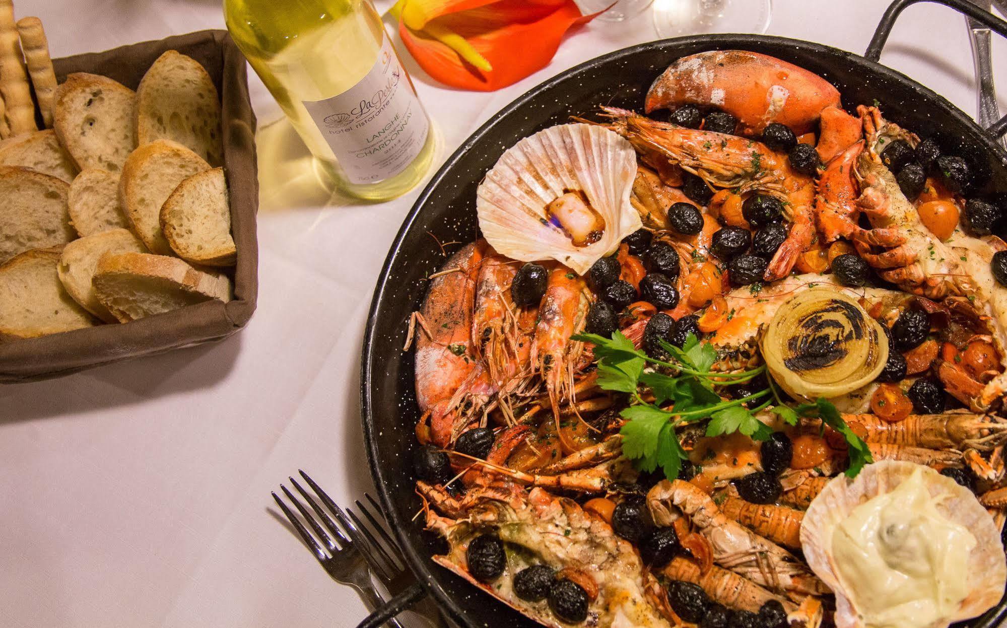 Hotel Ristorante La Perla Varallo Pombia Εξωτερικό φωτογραφία