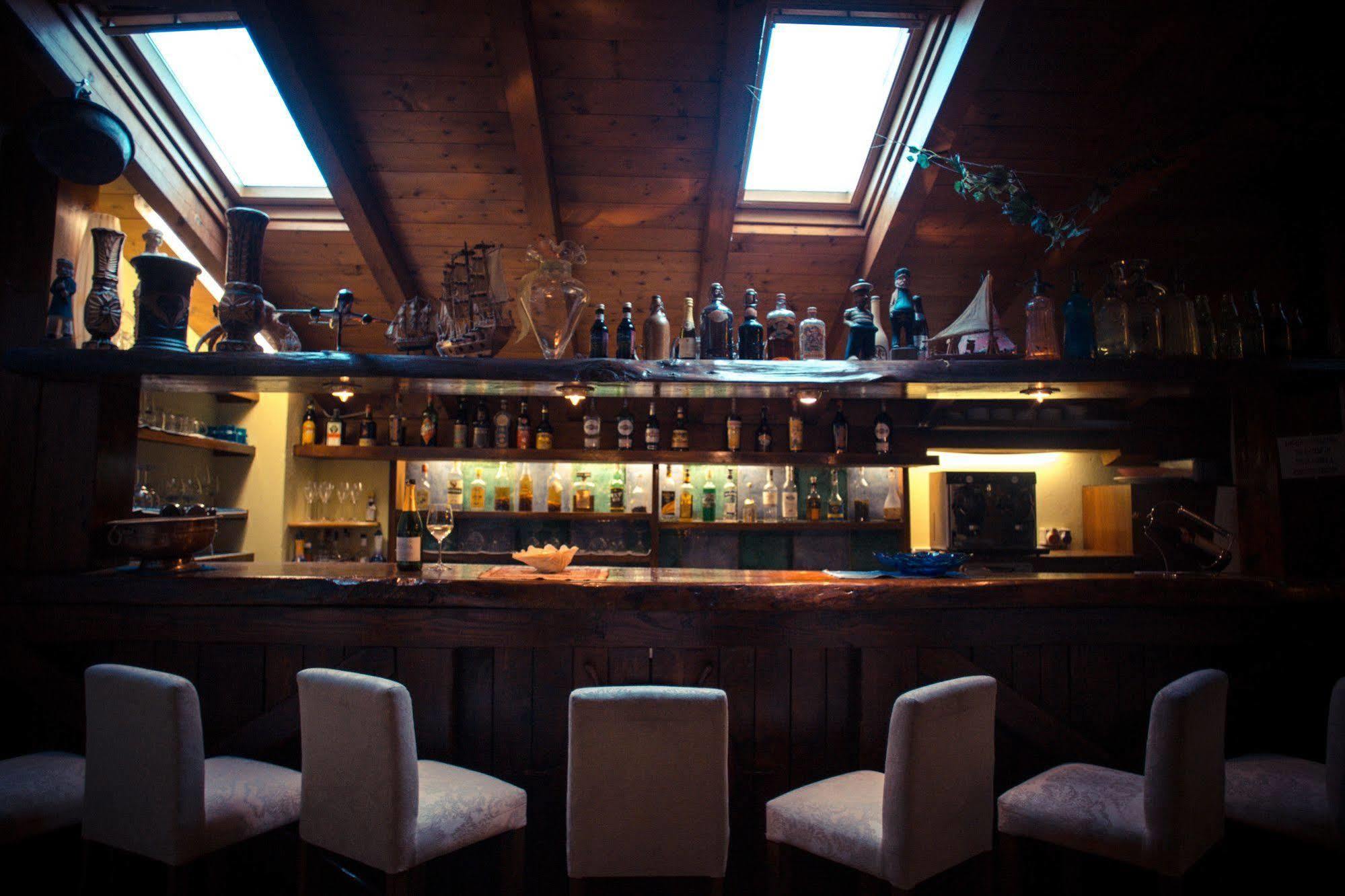 Hotel Ristorante La Perla Varallo Pombia Εξωτερικό φωτογραφία